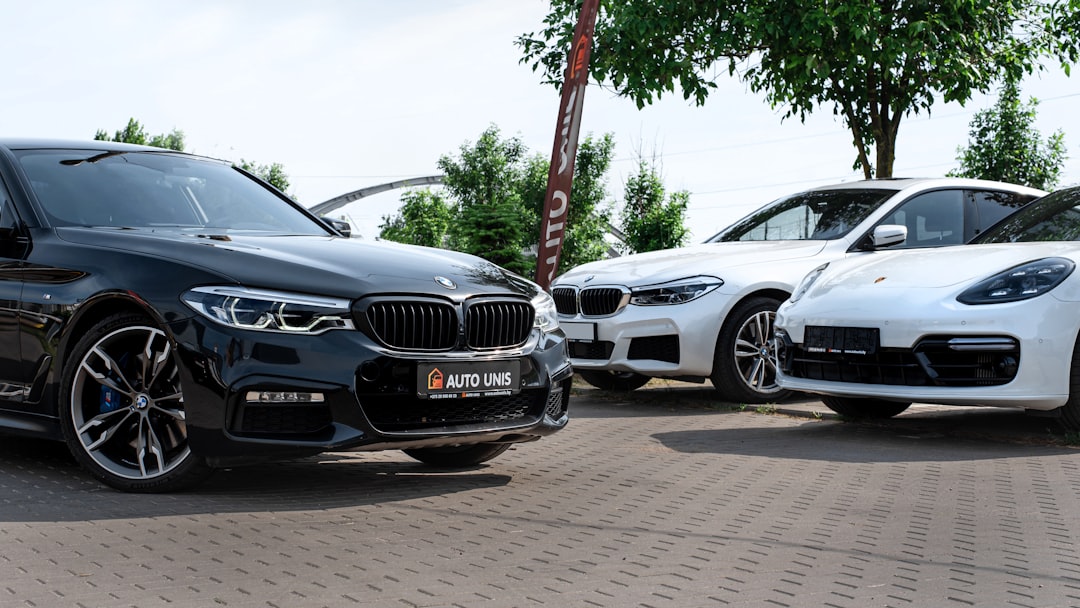 a-group-of-cars-parked-eufjpwobdwi